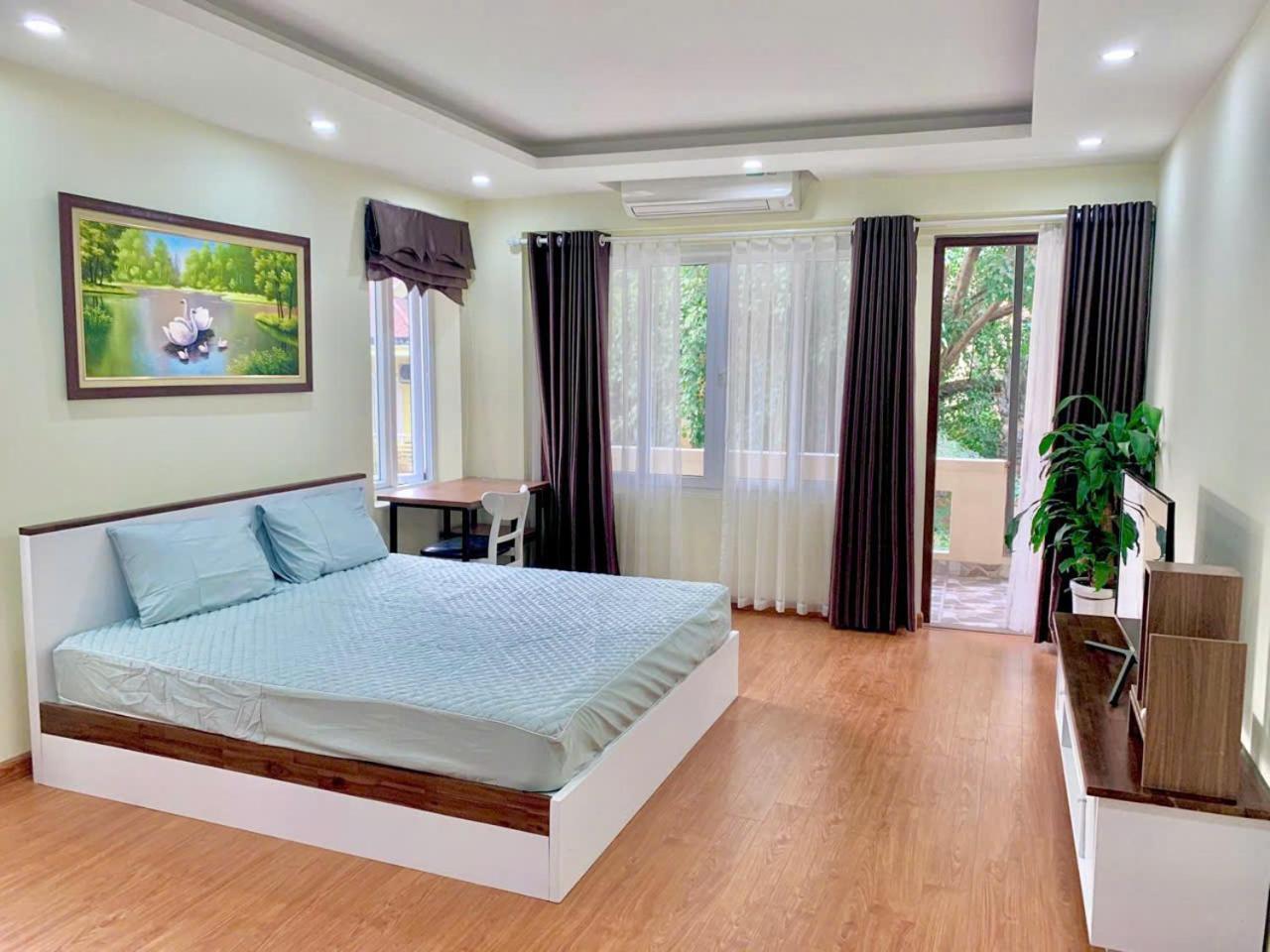 Apartment Minh Quang Building
